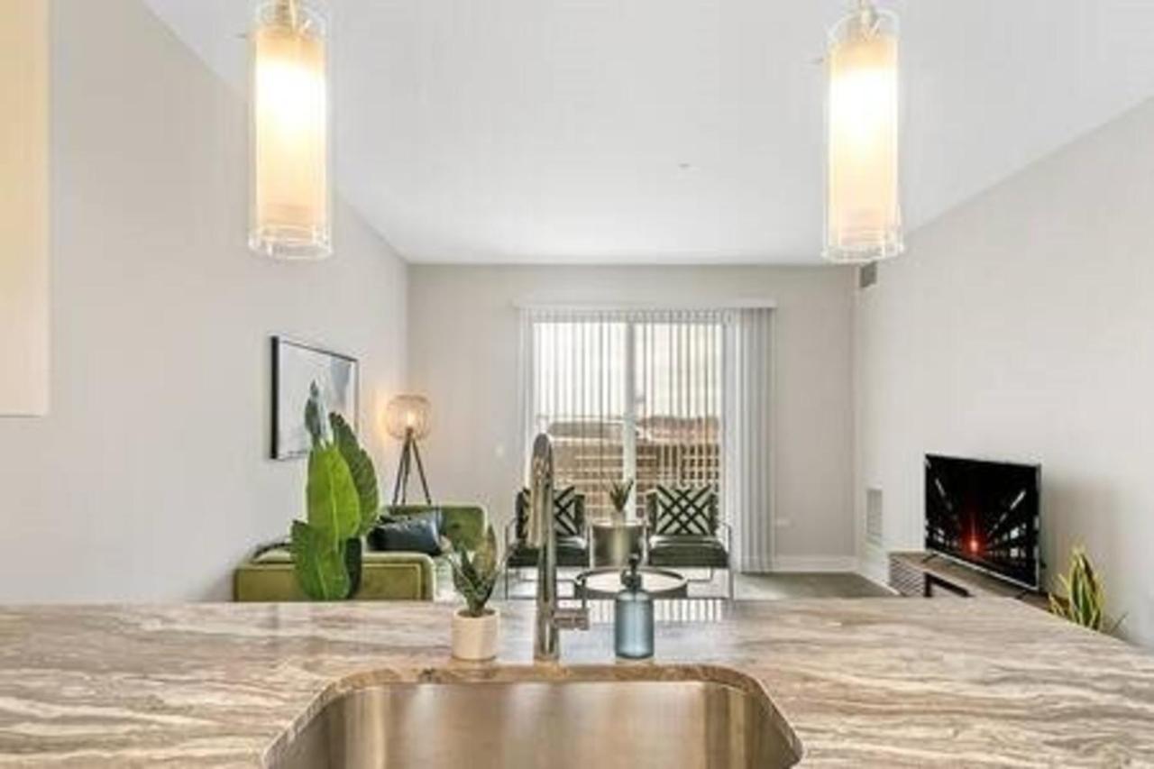 Bright & Comfortable Oakbrook 2Br Apt Free Parking - Ob 1 Apartment Oakbrook Terrace Exterior photo