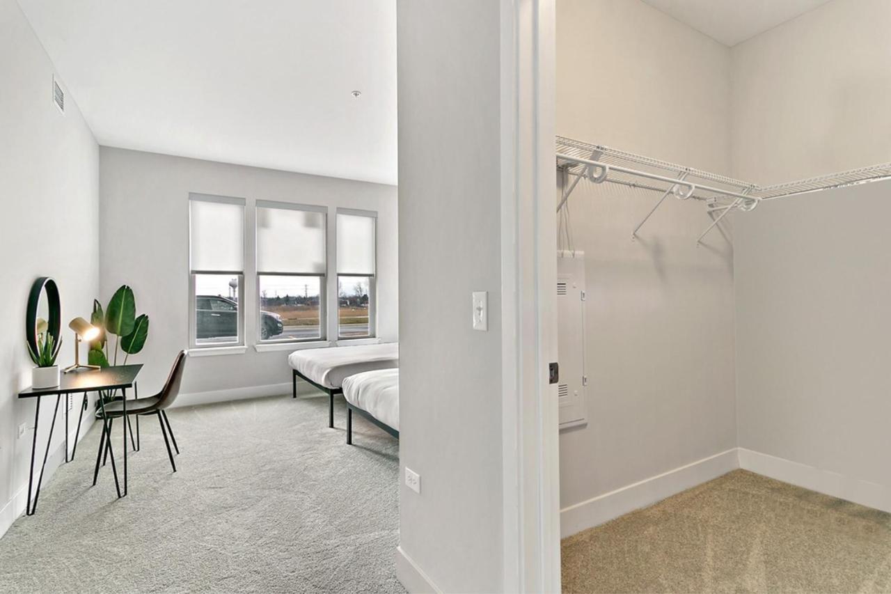 Bright & Comfortable Oakbrook 2Br Apt Free Parking - Ob 1 Apartment Oakbrook Terrace Exterior photo